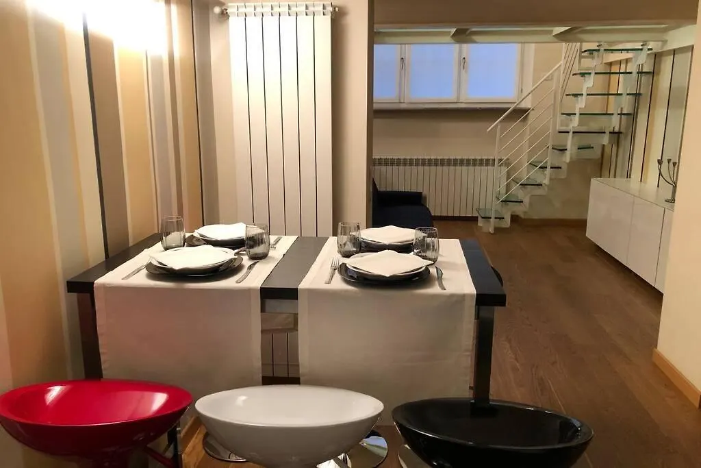 La Casina In Burlamacchi Milan