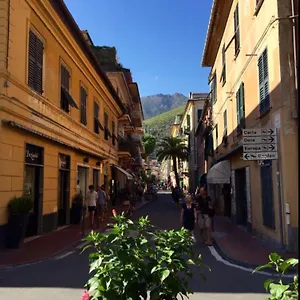 Centro , Levanto Italia